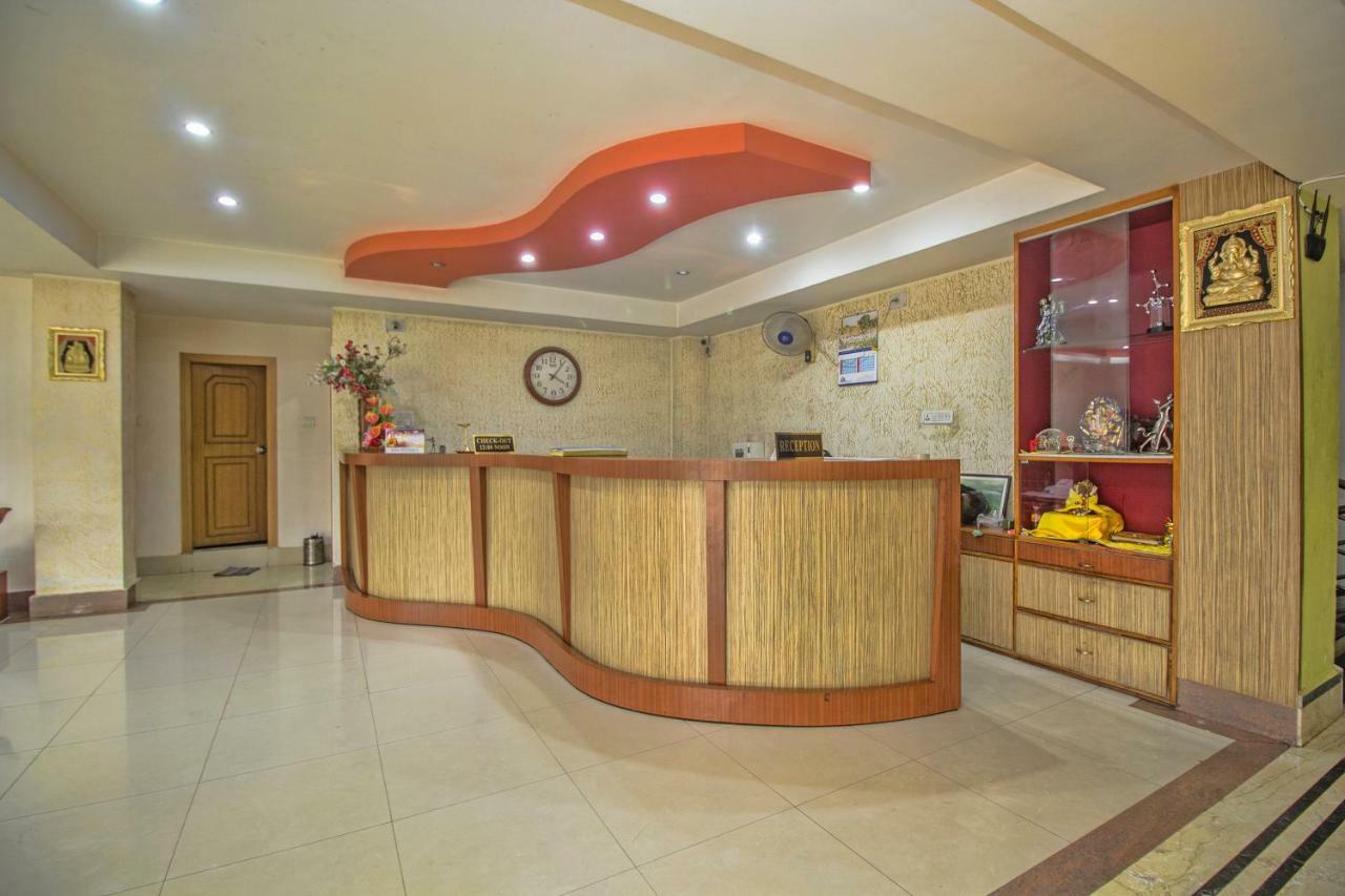 Hotel Nandanik Palace Falakata Exterior foto