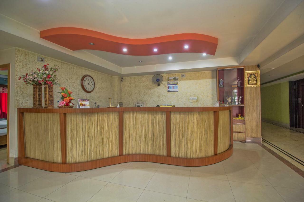 Hotel Nandanik Palace Falakata Exterior foto