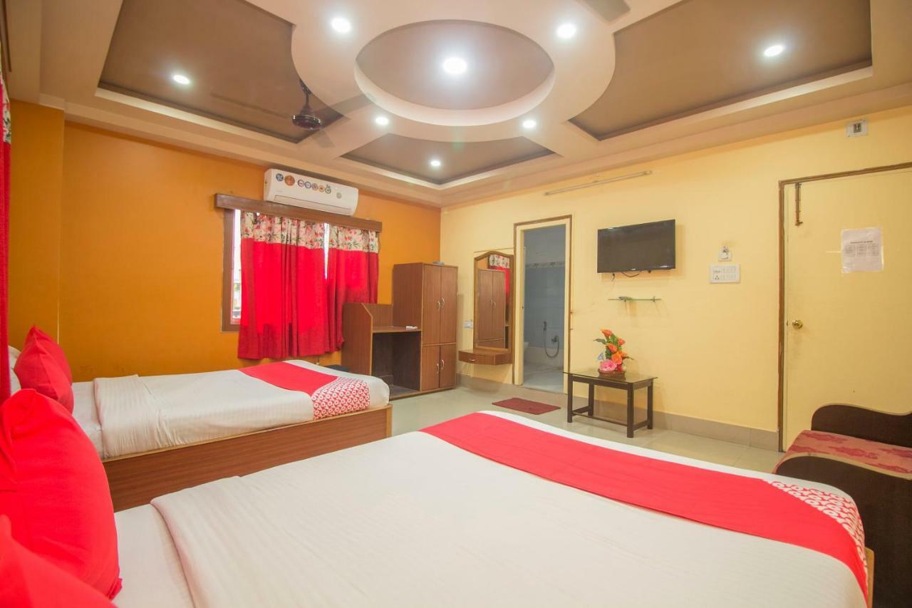 Hotel Nandanik Palace Falakata Exterior foto
